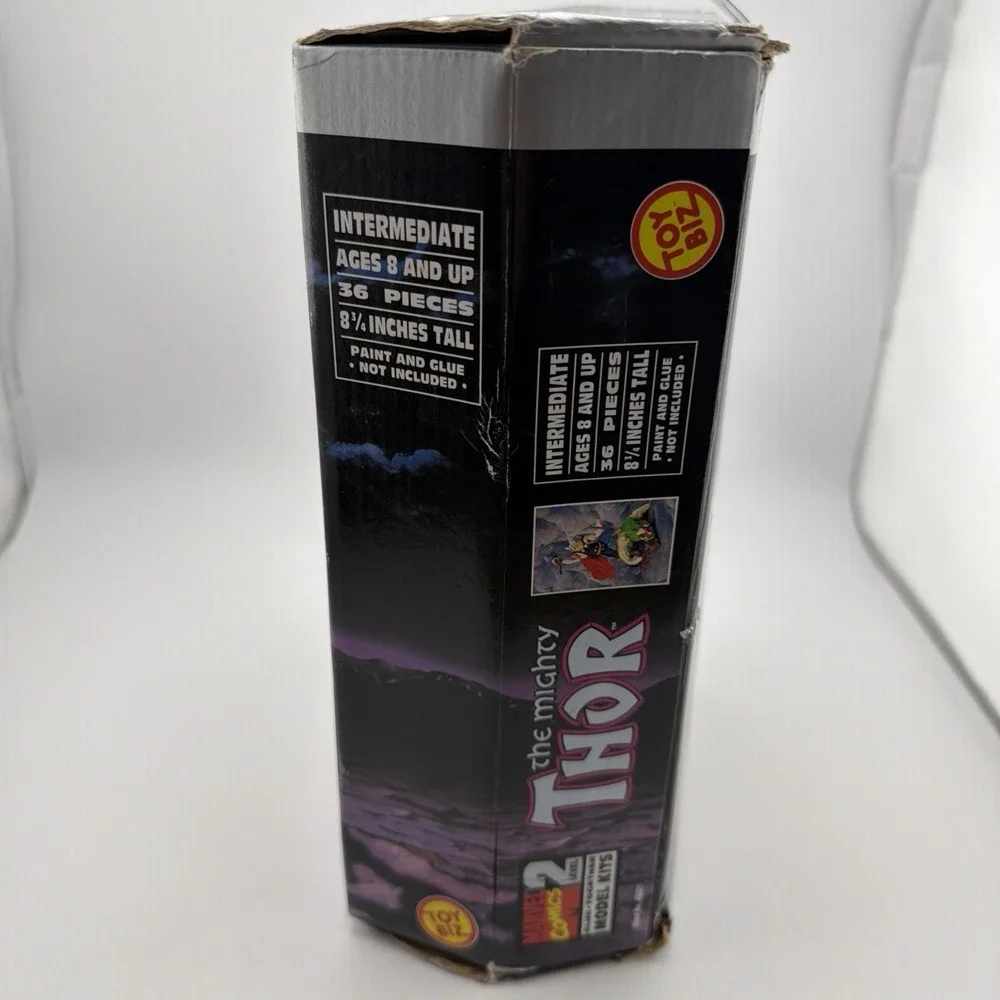 1998 Toy Biz Marvel Comics The Mighty Thor Model Kit